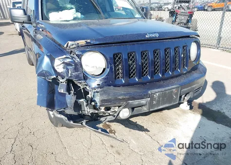 2014 Jeep Patriot Sport из США, поврежденный, VIN 1C4NJPBA6ED779423